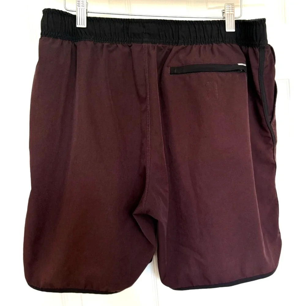 Vuori Cruise Men's Size Large Maroon & Black Unlined Board Shorts